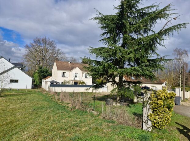 Terrain de 402 m² à Montesson
